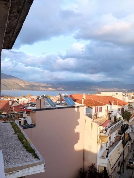 τριών υπνοδωμάτιων. Apartment *