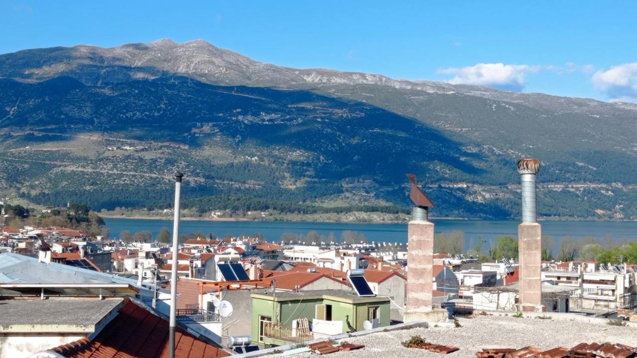 τριών υπνοδωμάτιων.