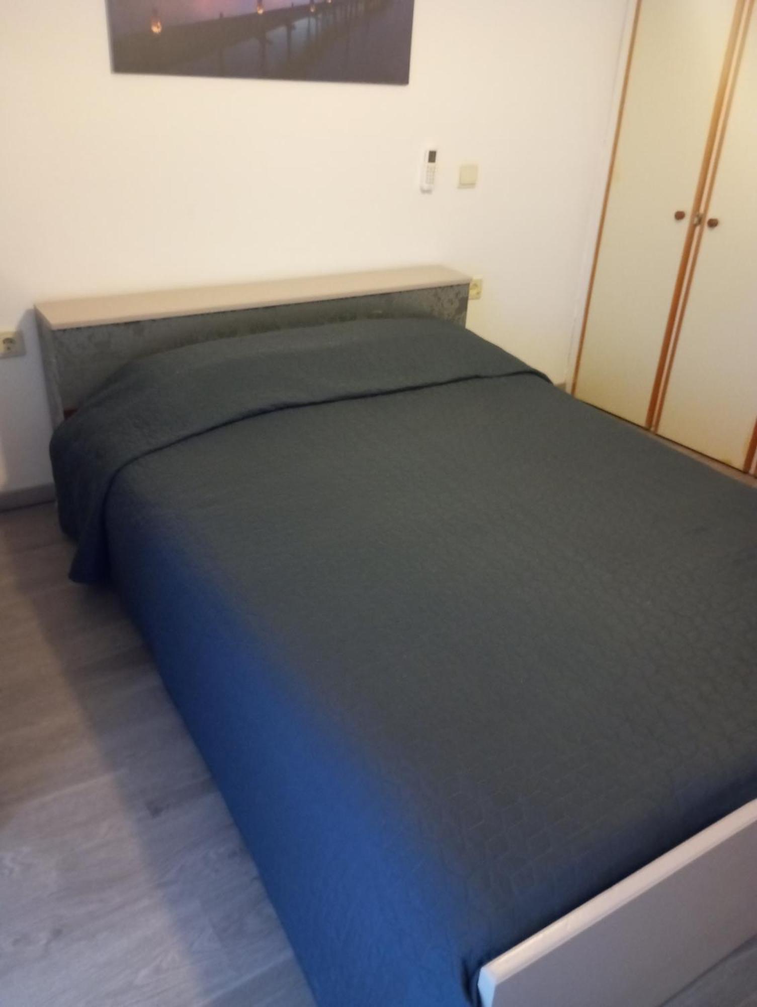 τριών υπνοδωμάτιων. Apartment *