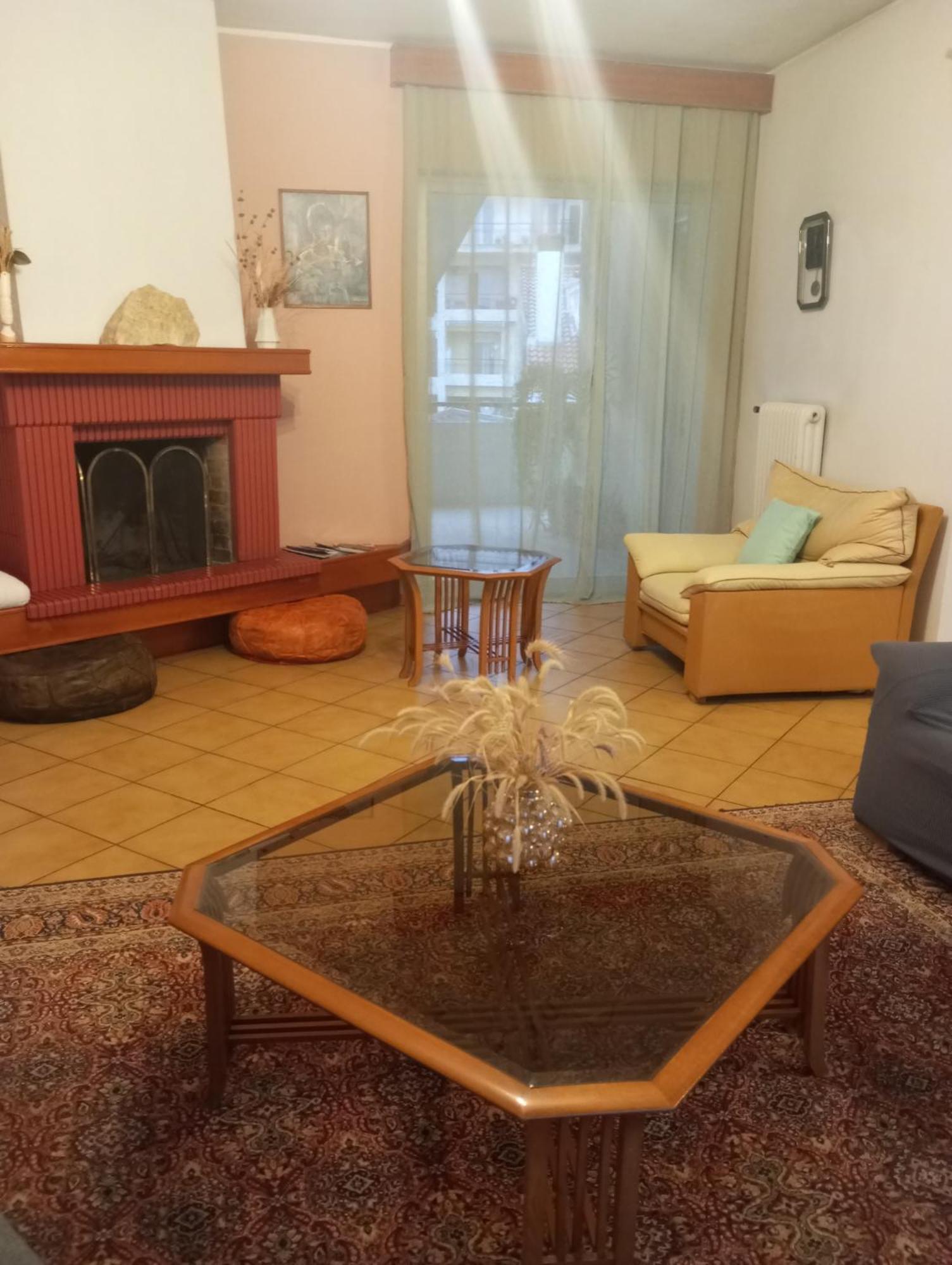 τριών υπνοδωμάτιων. Apartment